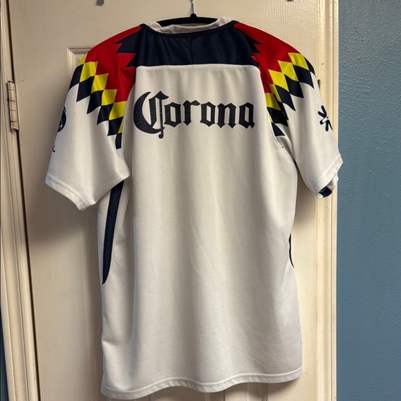 Club América Soccer Jersey - Picture 2 of 9